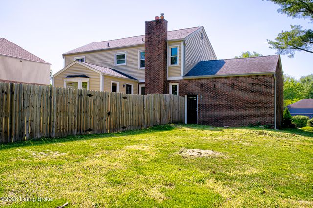8201 Huntsman Trail, Louisville, KY 40291