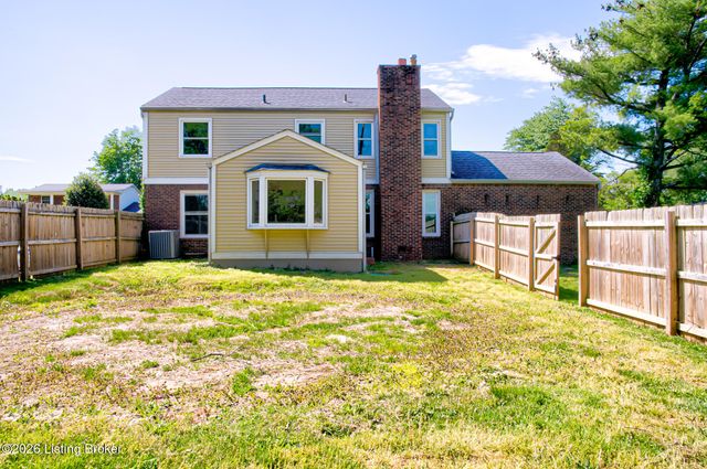 8201 Huntsman Trail, Louisville, KY 40291