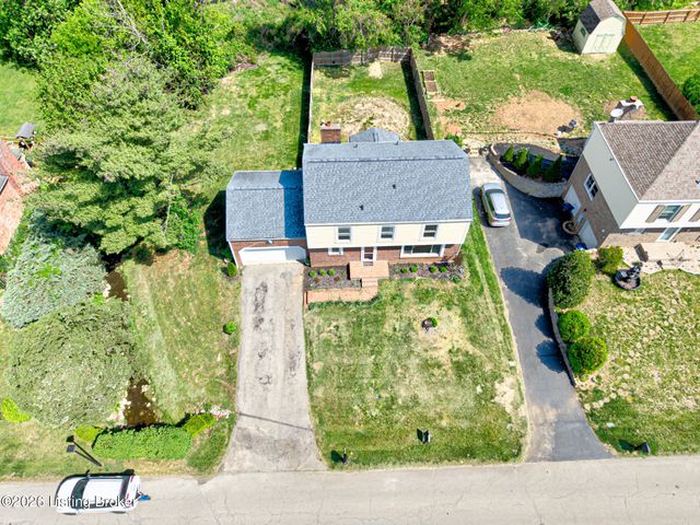 8201 Huntsman Trail, Louisville, KY 40291