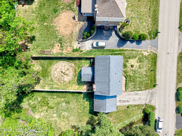 8201 Huntsman Trail, Louisville, KY 40291