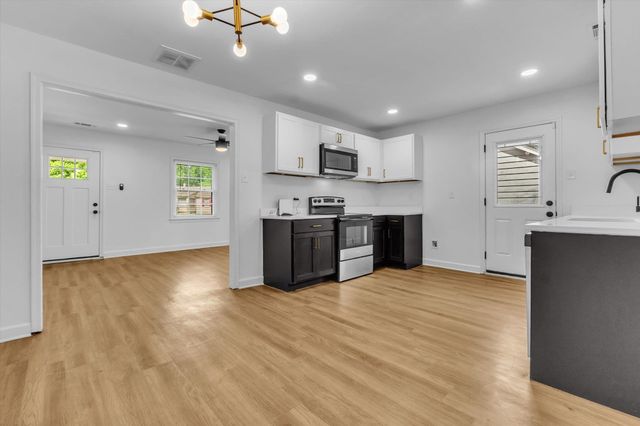 3811 S GOODMAN CIR, Memphis, TN 38111