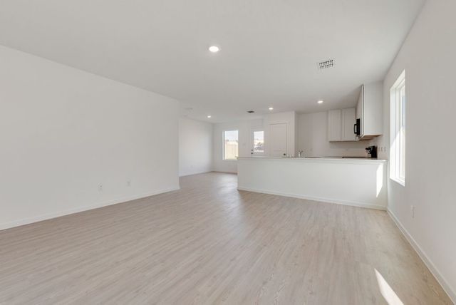 521 E Kirnwood Drive, Dallas, TX 75114