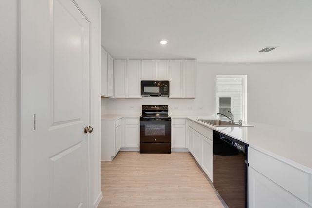 521 E Kirnwood Drive, Dallas, TX 75114
