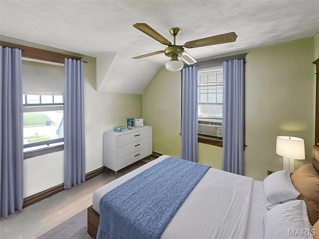 3634 Oakdale Avenue, St Louis, MO 63121