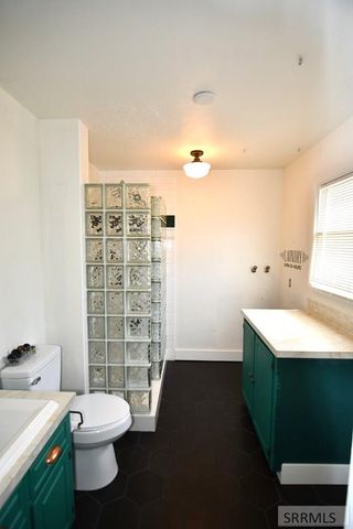 2950 N Ammon Road, Idaho Falls, ID 83401