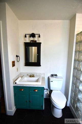 2950 N Ammon Road, Idaho Falls, ID 83401