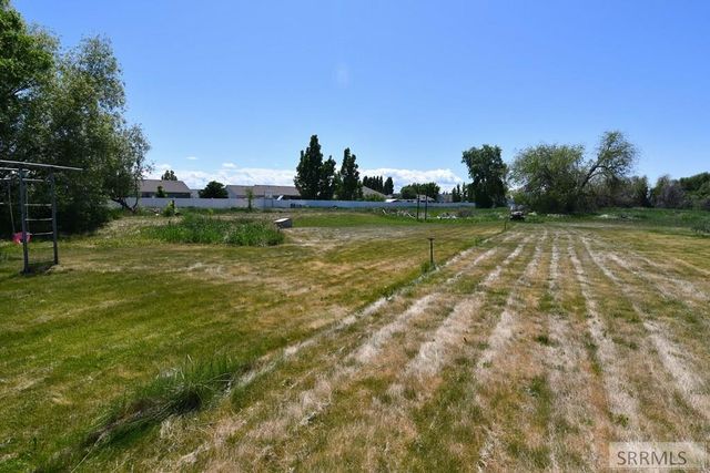 2950 N Ammon Road, Idaho Falls, ID 83401