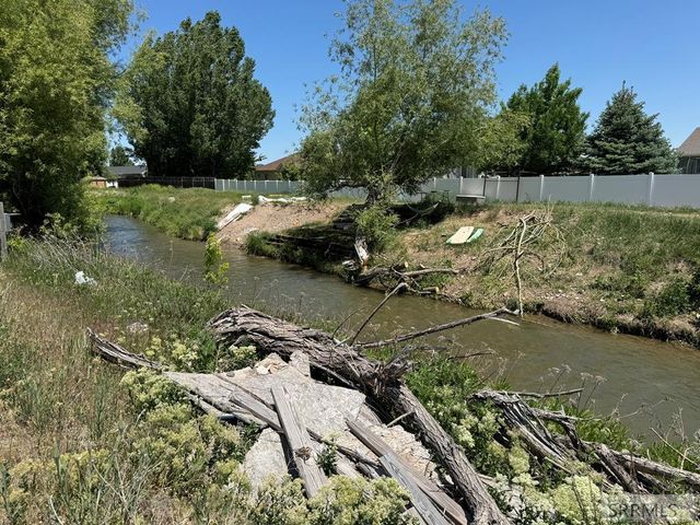 2950 N Ammon Road, Idaho Falls, ID 83401