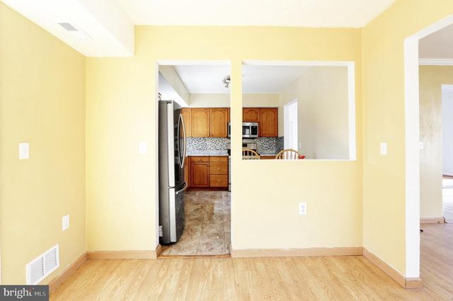 5 COMPASS LN, Barnegat, NJ 08005