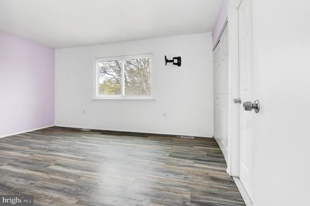 5 COMPASS LN, Barnegat, NJ 08005