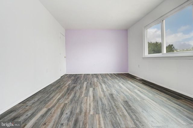 5 COMPASS LN, Barnegat, NJ 08005