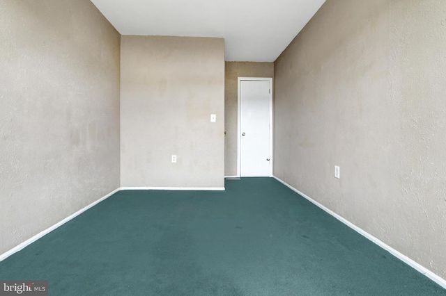 5 COMPASS LN, Barnegat, NJ 08005