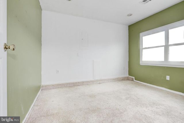 5 COMPASS LN, Barnegat, NJ 08005