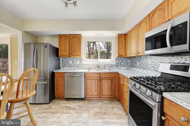 5 COMPASS LN, Barnegat, NJ 08005