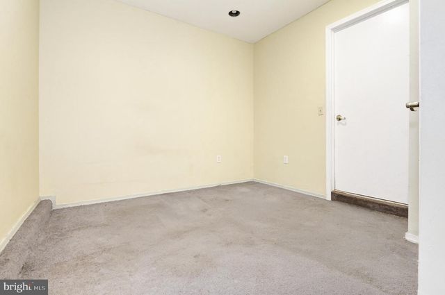 5 COMPASS LN, Barnegat, NJ 08005