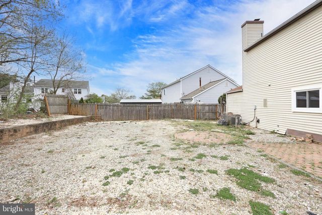 5 COMPASS LN, Barnegat, NJ 08005