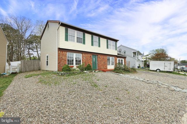 5 COMPASS LN, Barnegat, NJ 08005