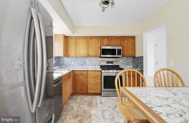 5 COMPASS LN, Barnegat, NJ 08005