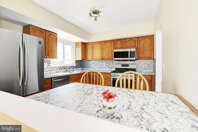 5 COMPASS LN, Barnegat, NJ 08005
