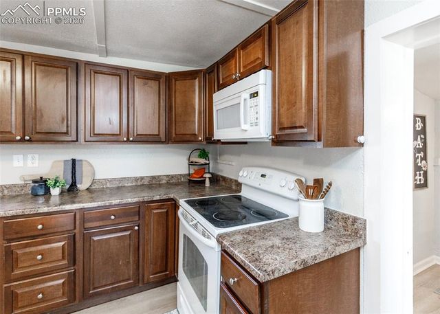 411 E Iowa Avenue, Fountain, CO 80817