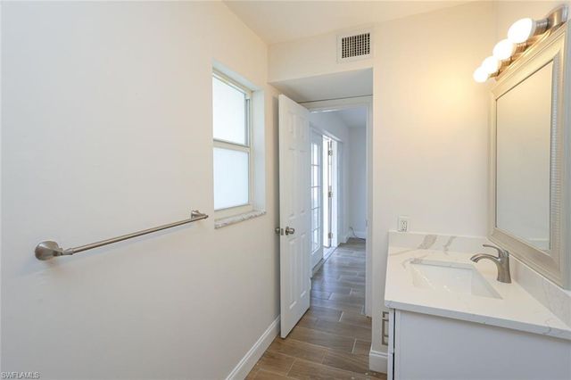 2102 Alamanda DR Penthouse B, Naples, FL 34102