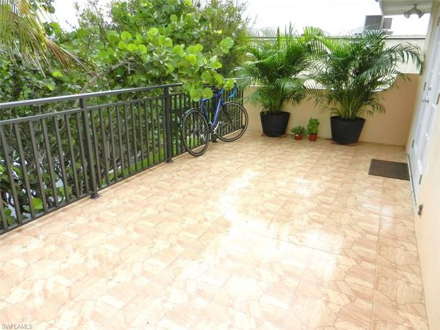 2102 Alamanda DR Penthouse B, Naples, FL 34102