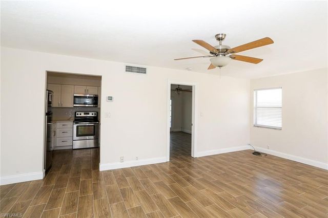 2102 Alamanda DR Penthouse B, Naples, FL 34102