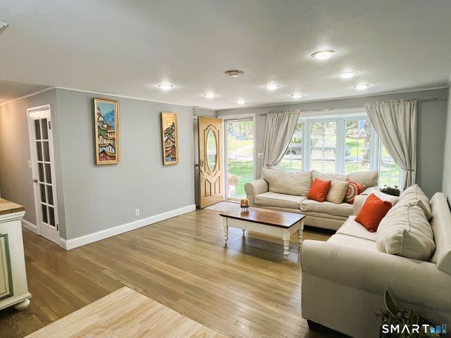 43 Meadowbrook Road, Danbury, CT 06811