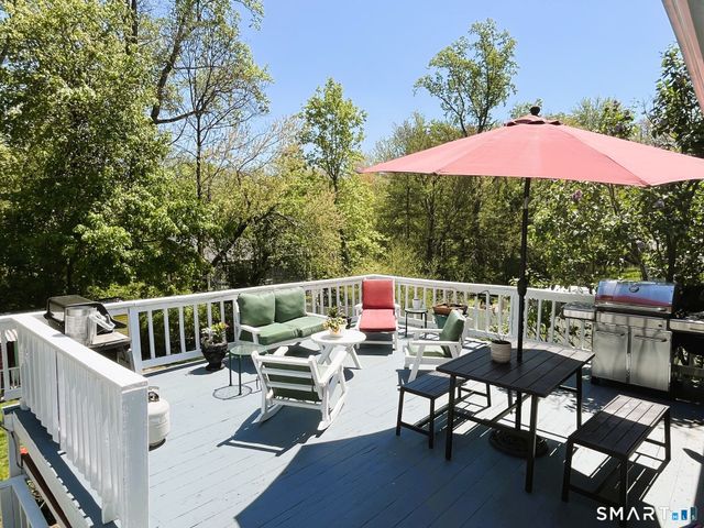 43 Meadowbrook Road, Danbury, CT 06811