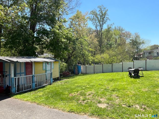 43 Meadowbrook Road, Danbury, CT 06811