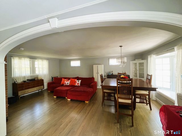 43 Meadowbrook Road, Danbury, CT 06811