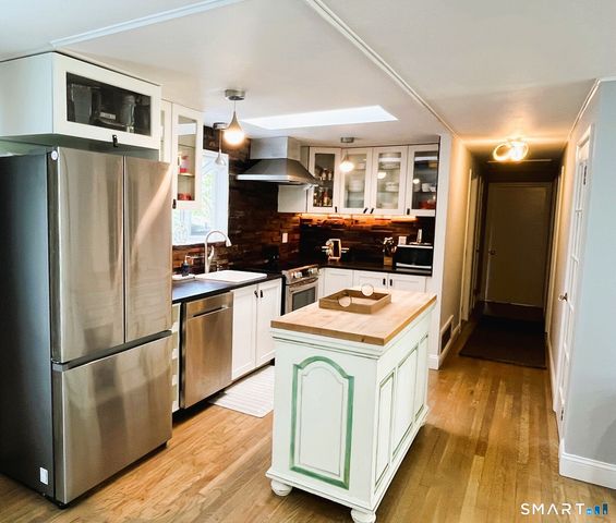 43 Meadowbrook Road, Danbury, CT 06811