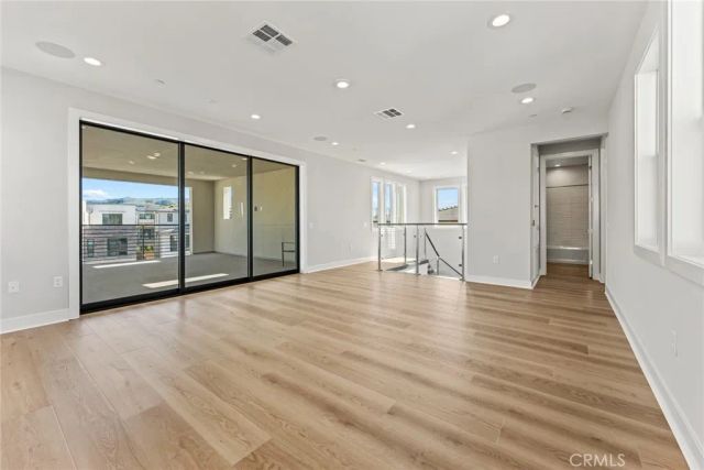 209 Stage, Irvine, CA 92618