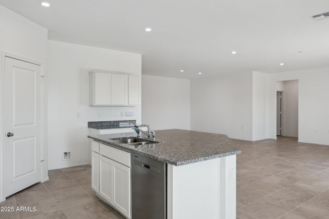 175 S ALMONER Lane S, Casa Grande, AZ 85122