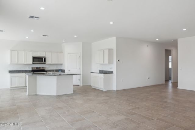 175 S ALMONER Lane S, Casa Grande, AZ 85122