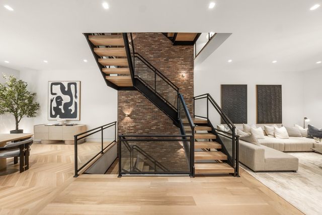 250 W 73rd Street, New York City, NY 10023