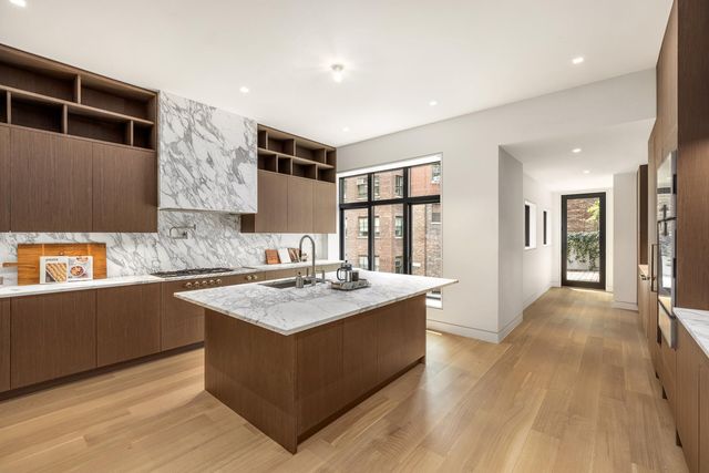 250 W 73rd Street, New York City, NY 10023