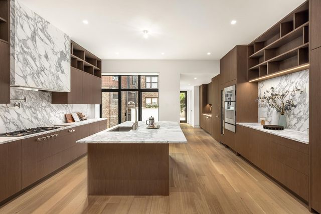 250 W 73rd Street, New York City, NY 10023