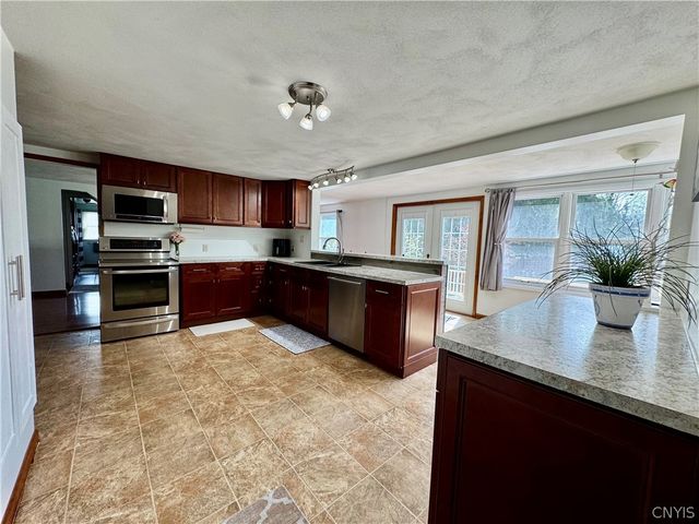 87 Clinton Street, New Hartford, NY 13417