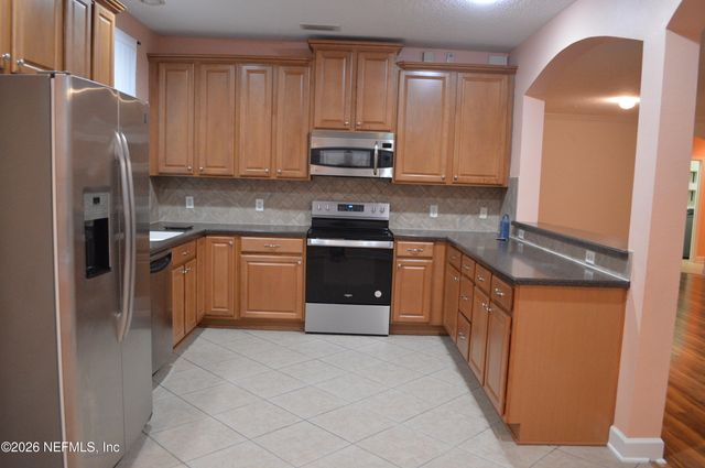 4480 DEERWOOD LAKE Parkway 227, Jacksonville, FL 32216