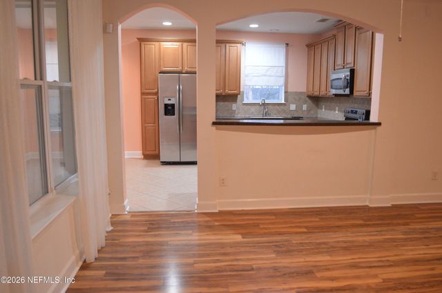 4480 DEERWOOD LAKE Parkway 227, Jacksonville, FL 32216