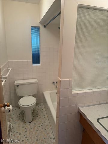 4830 Autumn Lane, Brooklyn, OH 44144