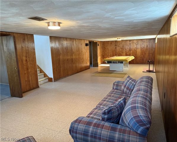 4830 Autumn Lane, Brooklyn, OH 44144