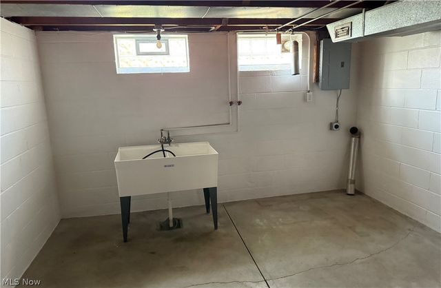 4830 Autumn Lane, Brooklyn, OH 44144