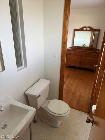 4830 Autumn Lane, Brooklyn, OH 44144