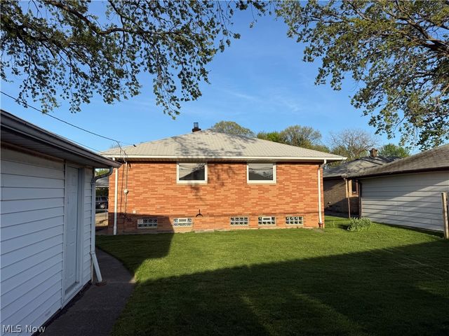 4830 Autumn Lane, Brooklyn, OH 44144