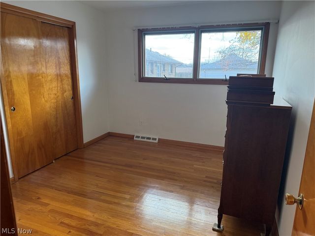 4830 Autumn Lane, Brooklyn, OH 44144