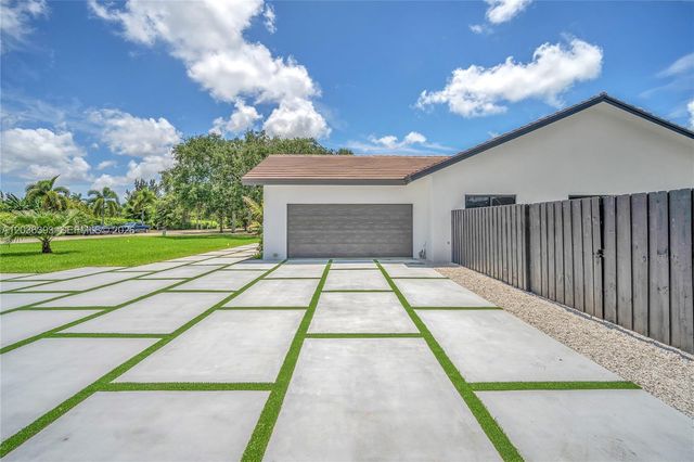 16100 SW 252nd St, Homestead, FL 33031