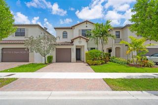 3274 W 96th Pl, Hialeah, FL 33018