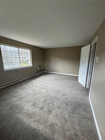 14 Nancy Rd 6, Easton, MA 02375